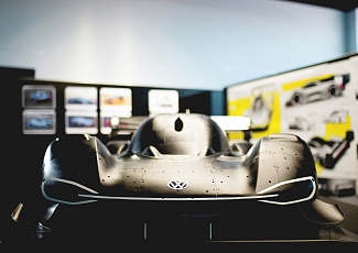Технологичный дизайн гоночного электромобиля Volkswagen I.D. R Pikes Peak